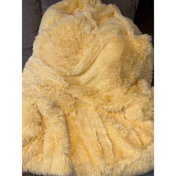 Bedsure Yellow Fluffy Throw Blanket One Size - Picture 3 of 8